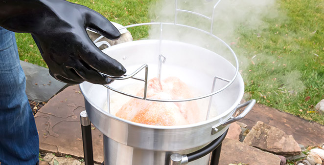 TURKEY FRYER SAFETY TIPS